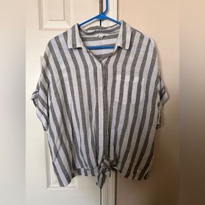 Beachlunchlounge collection green & white striped tie top. Size XL / TG